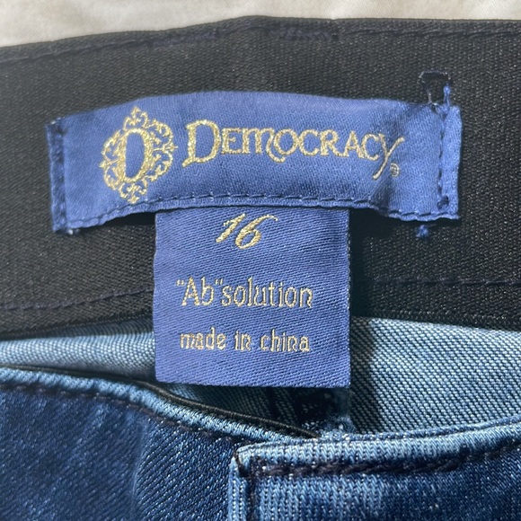 Blazer jacket. It’s purple. Great for work attire. - Picture 4 of 5